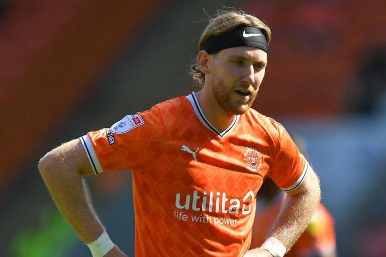 Τζος Μπόουλερ