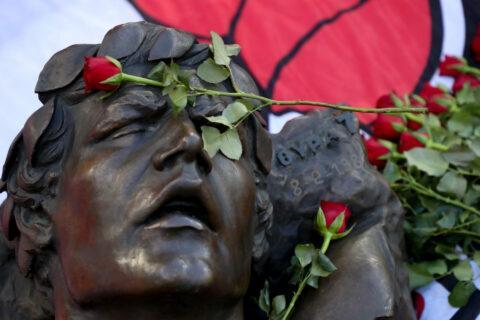 μνημείο θύρα 7