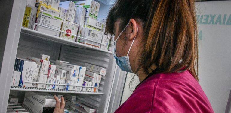 Κορωνοϊός: Εκρηκτικό κοκτέιλ με γρίπη, αυξάνονται τα κρούσματα, πιέζονται τα νοσοκομεία - Συστάσεις για μάσκα