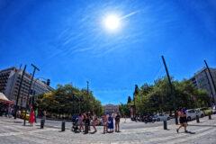 Καιρός: «Καμίνι» η χώρα από σήμερα έως την Παρασκευή