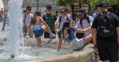 Καιρός: Καμίνι η χώρα με 42άρια ως την Παρασκευή - Τα έκτακτα μέτρα, τι ισχύει για τηλεργασία, delivery