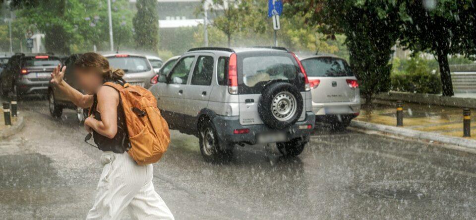 Καιρός: Προ των πυλών βροχές, κεραυνοί και χαλάζι - Οι περιοχές που θα επηρεάσει το τριήμερο κύμα κακοκαιρίας