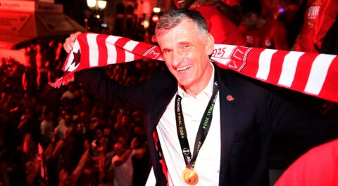 Ολυμπιακός: Ο επαναστάτης Χοσέ Λουίς Μεντιλίμπαρ με την ερυθρόλευκη καρδιά!