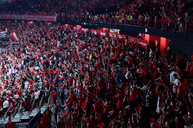 Ολυμπιακός οπαδοί