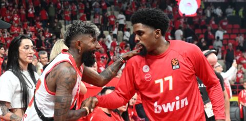 Ολυμπιακός: Η χαρά του Ρόντινεϊ και το μήνυμα στον Βεζένκοφ