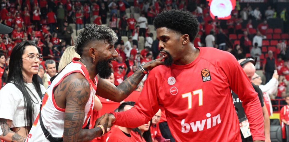 Ολυμπιακός: Η χαρά του Ρόντινεϊ και το μήνυμα στον Βεζένκοφ