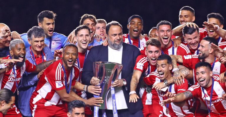 Ολυμπιακός: Τα μηνύματα της φιέστας και η αγκαλιά Μαρινάκη, Μεντιλίμπαρ