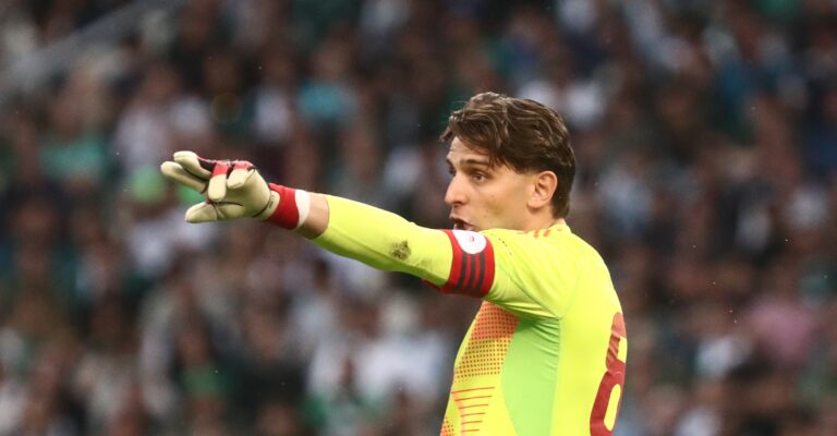 Ολυμπιακός: Η αποθέωση του Τζολάκη, τα μπράβο του Μεντιλίμπαρ και το μήνυμα για τον τελικό