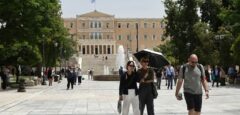 Καιρός: Πέφτει η θερμοκρασία, ενισχύονται οι άνεμοι - Πού θα βρέξει