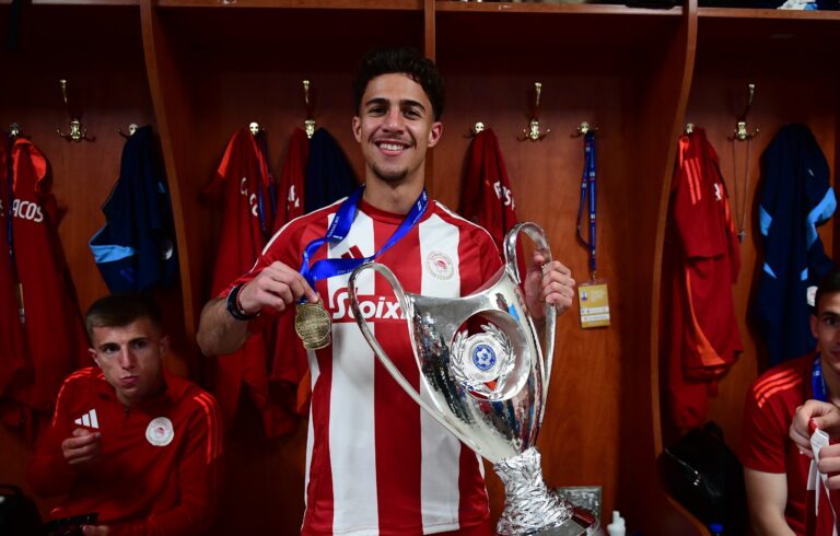 Ολυμπιακός Μεταγραφές: Το συγκλονιστικό αντίο του Κωστούλα - «Ηθελα πάντα να τιμήσω το έμβλημα»