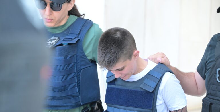 Ειρήνη Μουρτζούκου: Η στιγμή της σύλληψής της σε κεντρικό ξενοδοχείο της Αθήνας