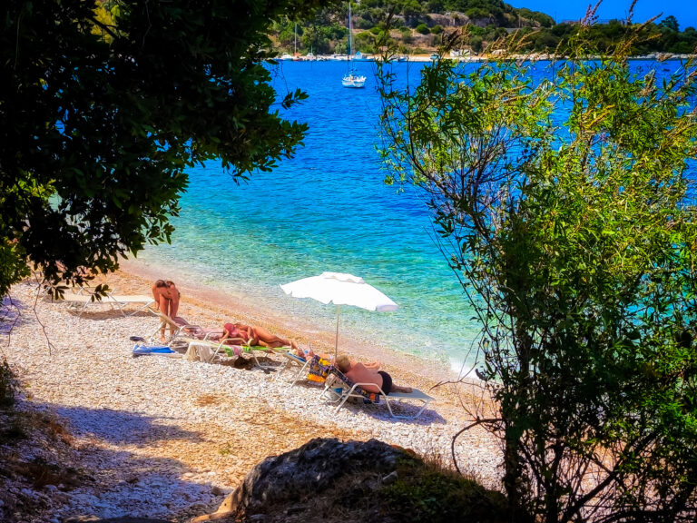 Καιρός: Καλοκαιρινό το τοπίο με 35αρια - Σε ποιες περιοχές θα βρέξει