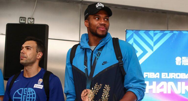 Γιάννης Αντετοκούνμπο: Το live και η απάντηση στα σχόλια - «Πάρτε τις τουρκικές σημαίες από εδώ»