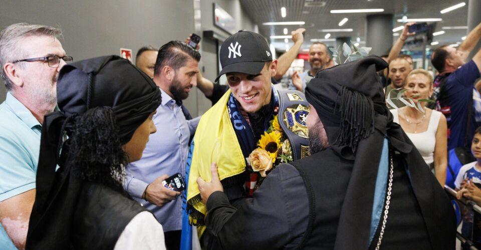 Γιώργος Κουγιουμτσίδης: Αποθεωτική υποδοχή στον τεράστιο Παγκόσμιο πρωταθλητή