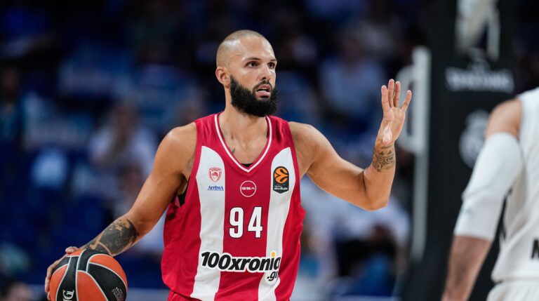 Τσίμα Μονέκε: «Αν αντιμετωπίζει κάποιο προσωπικό πρόβλημα ο Φουρνιέ, ποιος ξέρει»