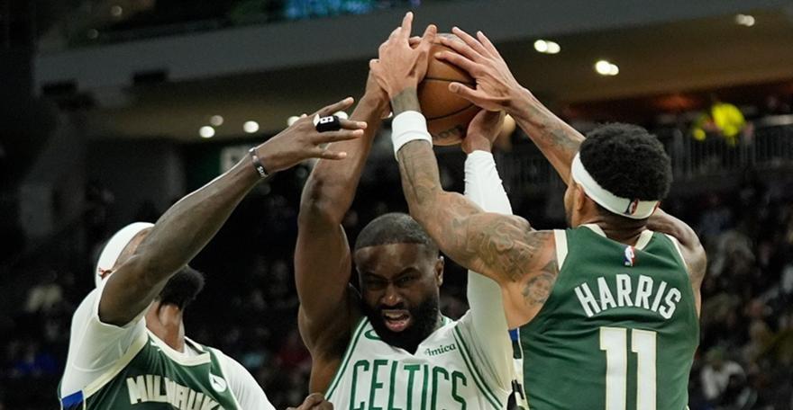 NBA: Οι Μπακς "κατάπιαν" τους Σέλτικς, εντυπωσιακοί οι Νάγκετς