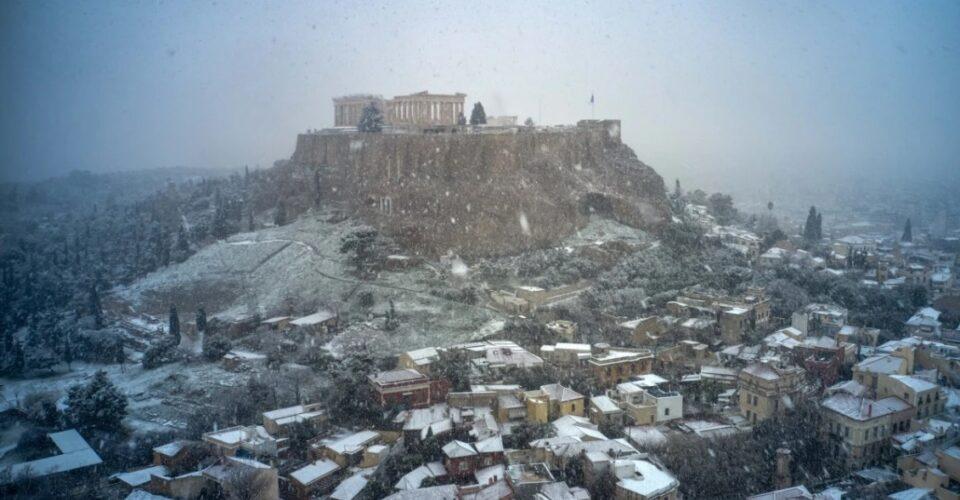 Θα πέσουν τελικά χιόνια στην Αθήνα; Η οριστική απάντηση από μετεωρολόγο (Βίντεο)