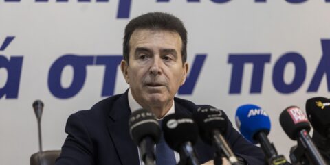 Μιχάλης Χρυσοχοΐδης: «Υπάρχουν ενδείξεις οπαδικού υπόβαθρου στη δολοφονία του Κλεομένη - Θα διαλύσουμε την οπαδική βία»