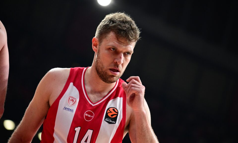 Ολυμπιακός: Η ιδιαίτερη κίνηση του Βεζένκοφ στα αποδυτήρια