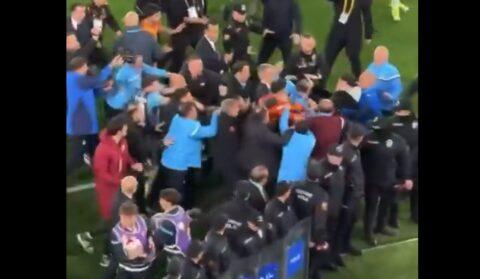 Τουρκία: Η Τράμπζονσπορ νίκησε τη Γαλατασαράι σε ματς που τελείωσε με... σύρραξη!