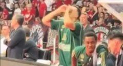 Παναθηναϊκός AKTOR: Οι βολές και τα... κιάλια του Σλούκα προς τους φιλάθλους του Ολυμπιακού (vid)