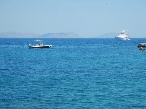 Καιρός: Μελτέμι έως 8 μποφόρ και αυξημένος κίνδυνος πυρκαγιάς σήμερα - Πότε εξασθενούν οι άνεμοι